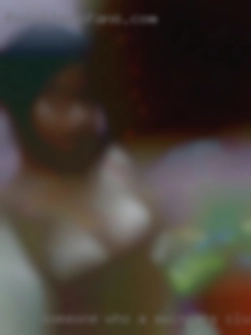 Someone a swingers club who  wants sex, and lots of it!